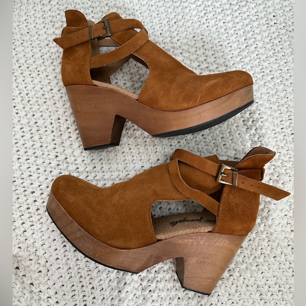 Free People Cedar Platform Clogs size 40 or 7.5